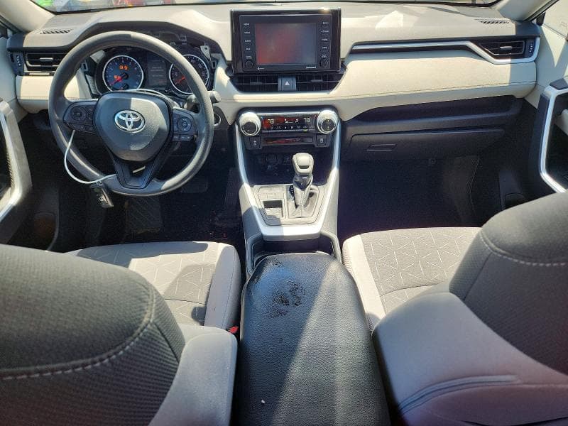 2020 TOYOTA RAV4 XLE 8