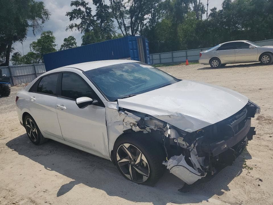 2023 HYUNDAI ELANTRA SEL 4