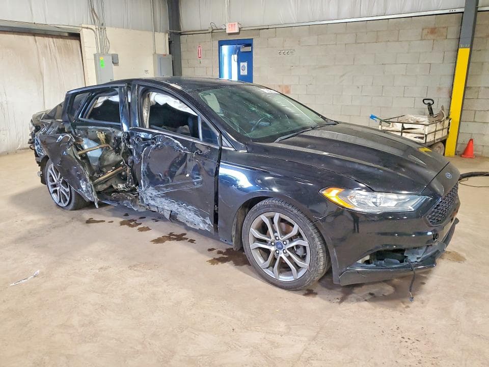2017 FORD FUSION SE 4
