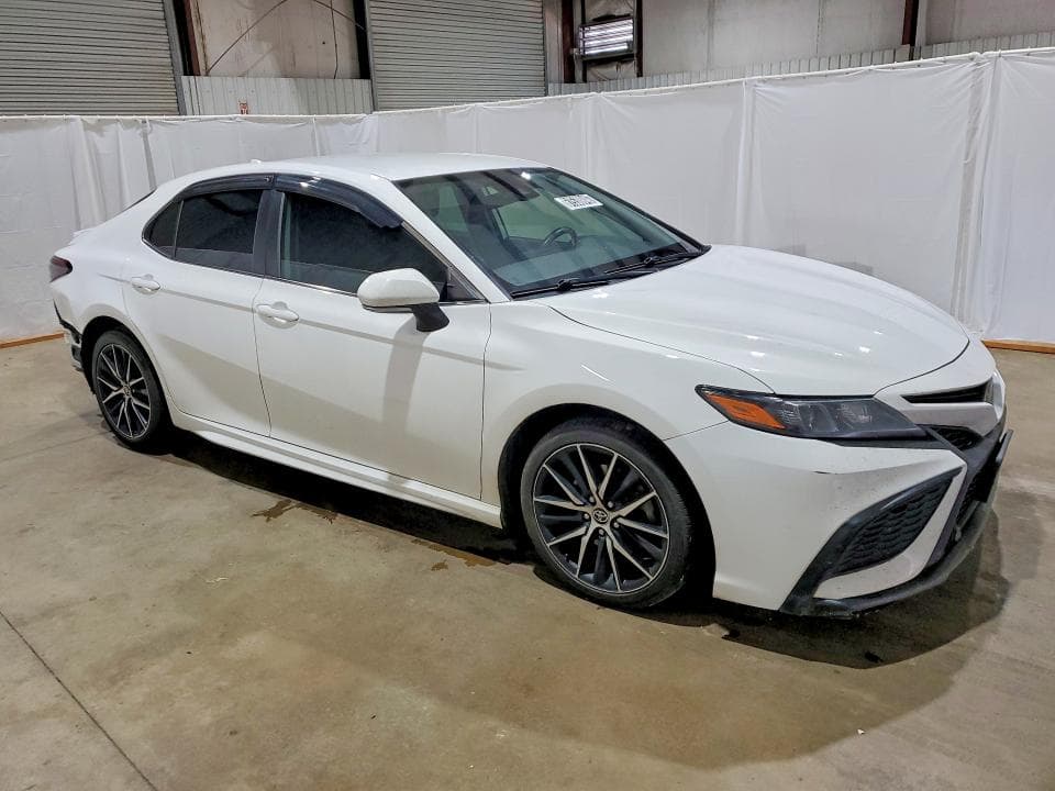 2022 TOYOTA CAMRY SE 4