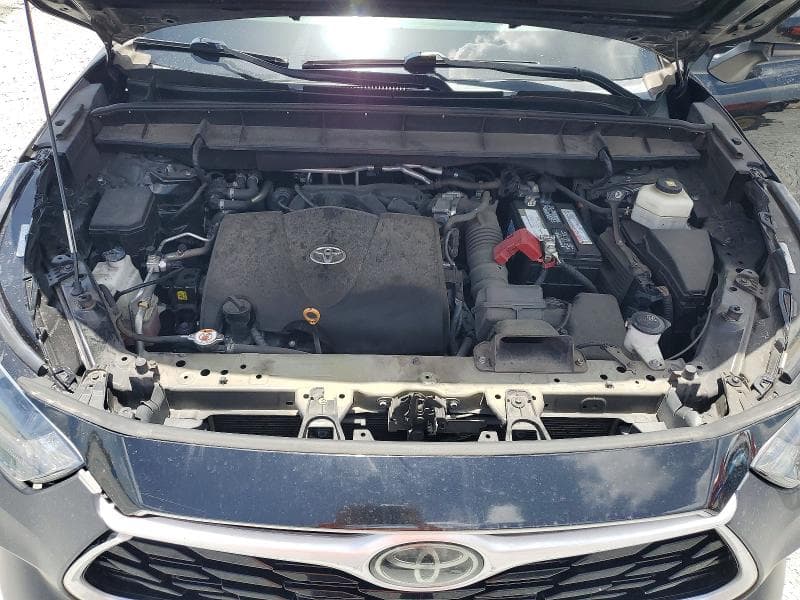 2021 TOYOTA HIGHLANDER XLE 12