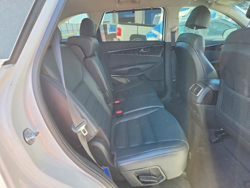 2018 KIA SORENTO EX 11