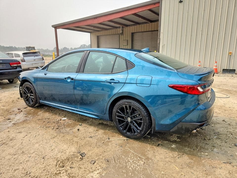 2025 TOYOTA CAMRY SE 2