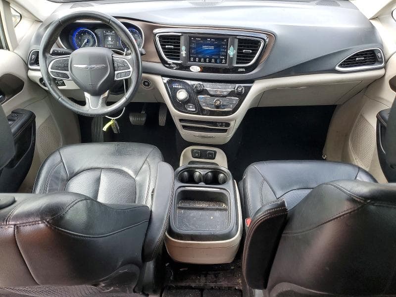 2019 CHRYSLER PACIFICA TOURING L 8