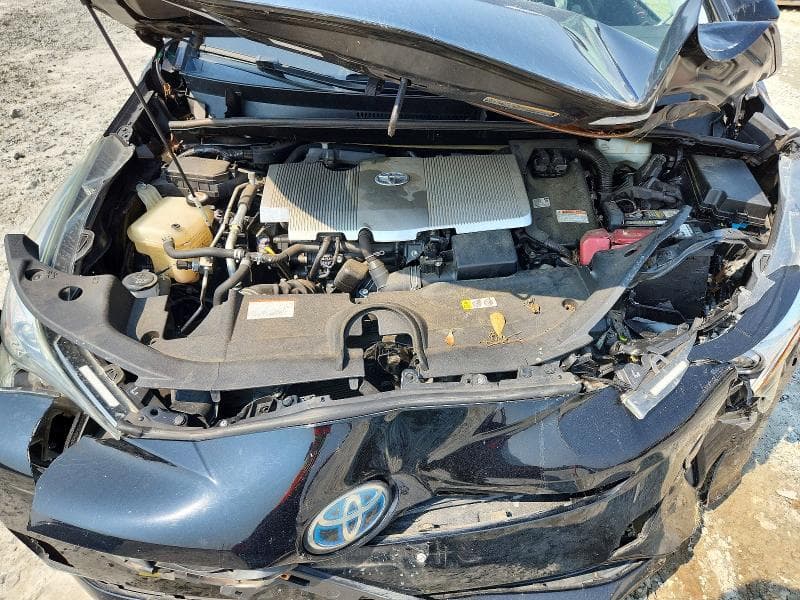 2018 TOYOTA PRIUS THREE 11
