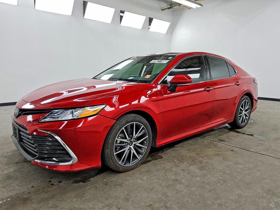 2024 TOYOTA CAMRY XLE