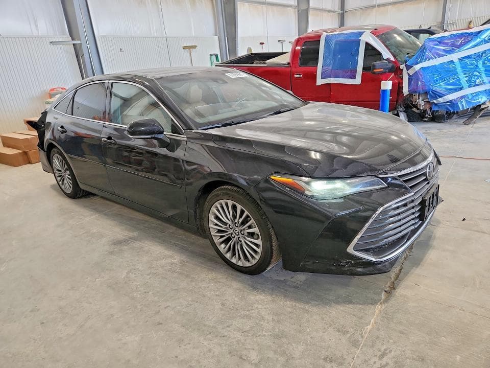 2021 TOYOTA AVALON LIMITED 4