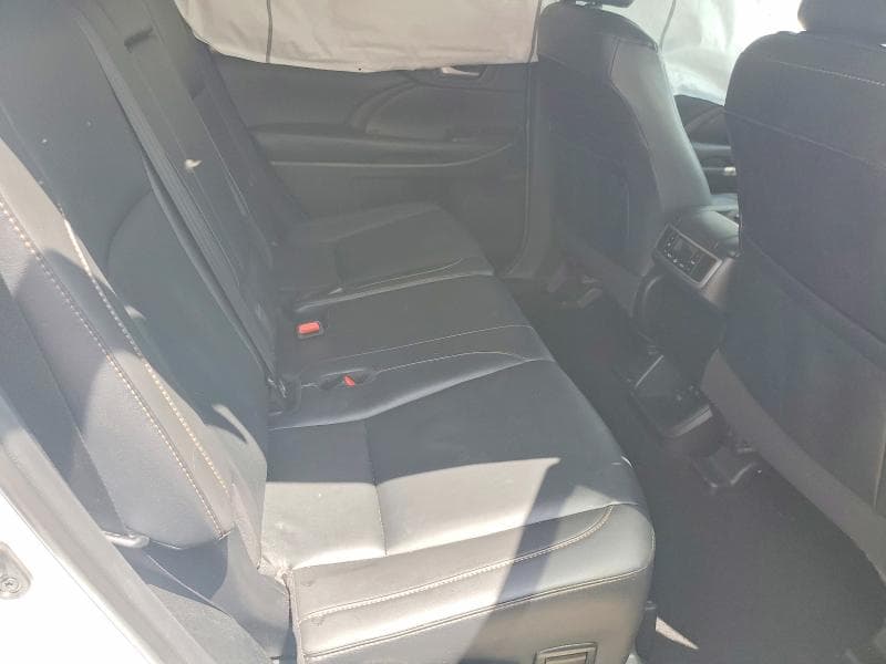 2019 TOYOTA HIGHLANDER XLE 11