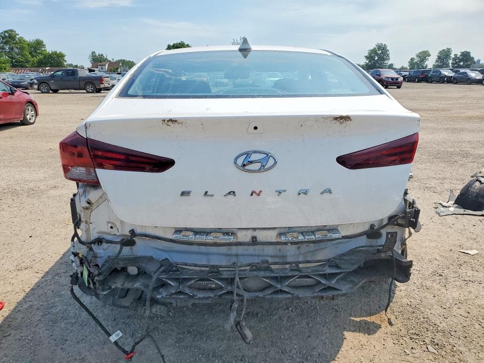 2019 HYUNDAI ELANTRA SE 6