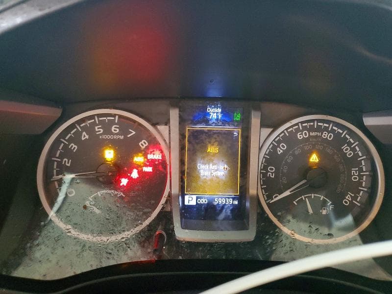 2019 TOYOTA TACOMA SR5 V6 9