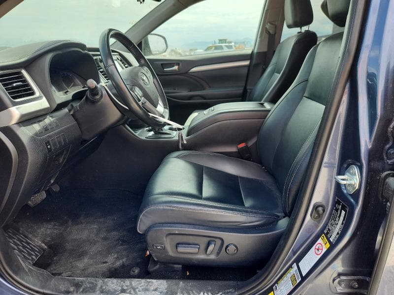 2019 TOYOTA HIGHLANDER XLE 7