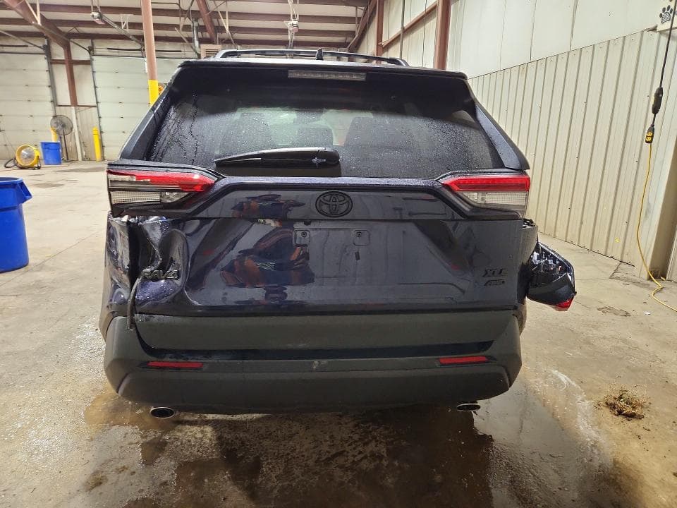 2025 TOYOTA RAV4 XLE 6