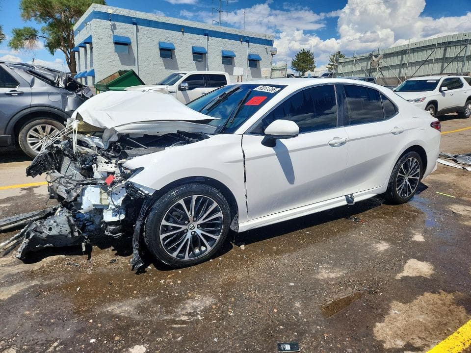 2019 TOYOTA CAMRY SE - 1