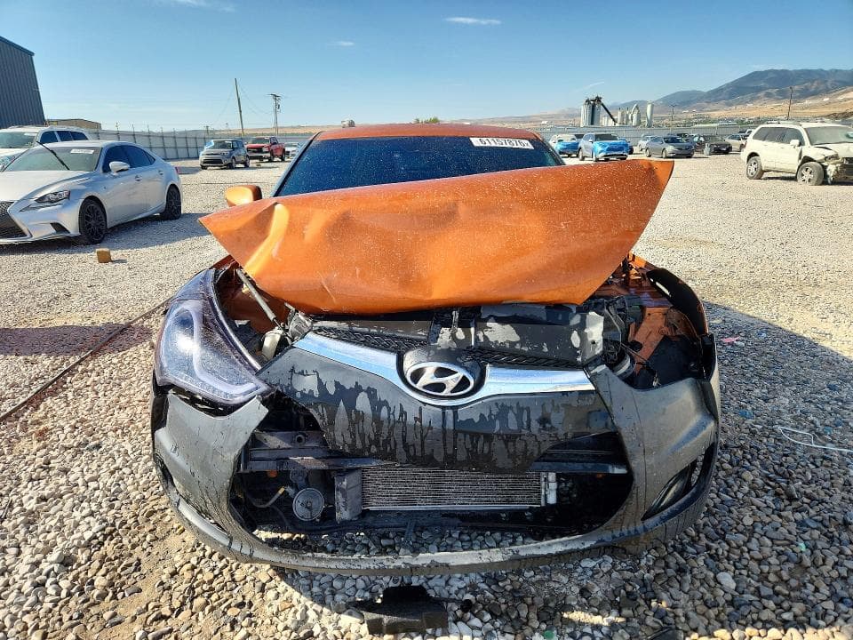 2017 HYUNDAI VELOSTER BASE 5