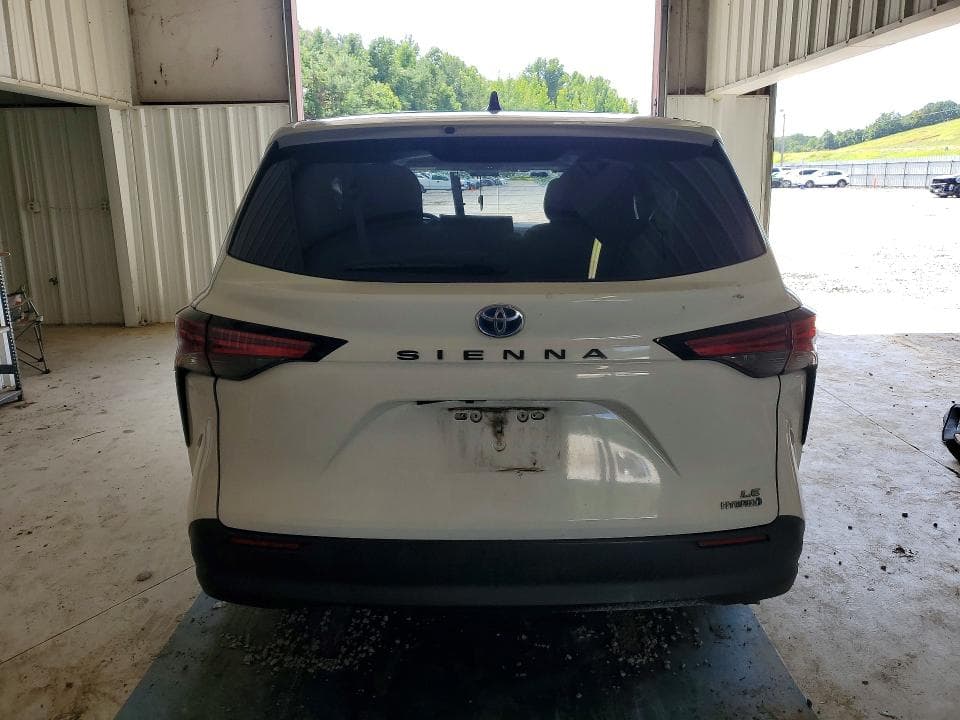 2021 TOYOTA SIENNA LE 6