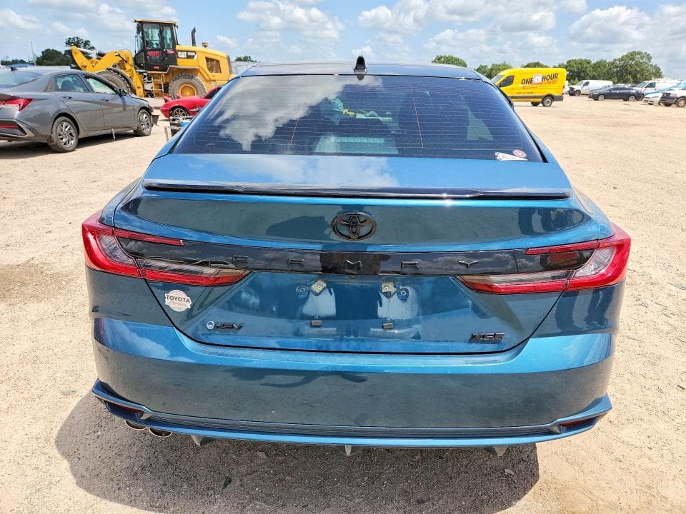 2025 TOYOTA CAMRY XSE 6