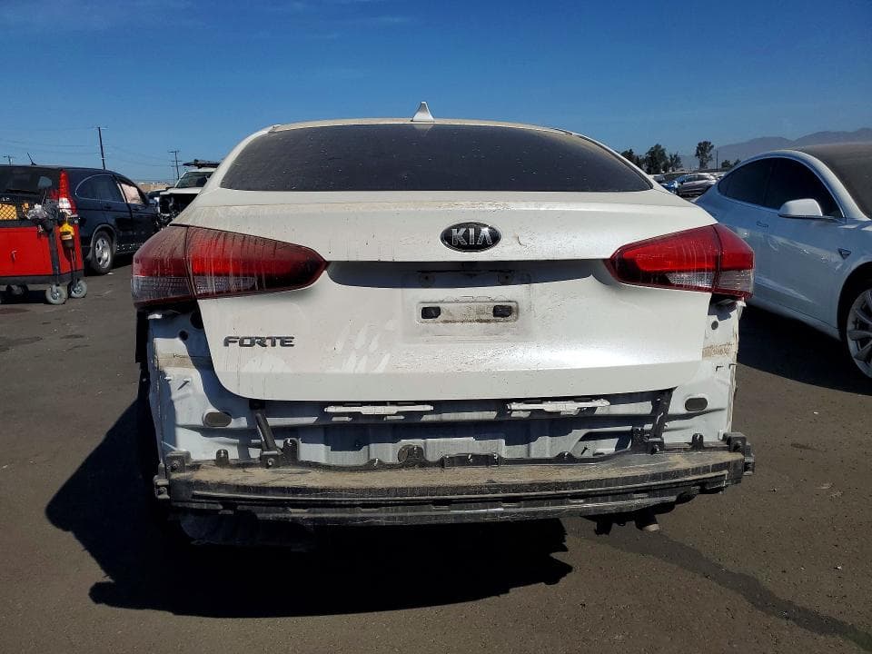2018 KIA FORTE LX 6