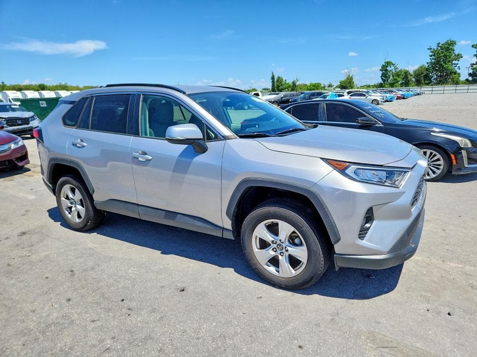 2020 TOYOTA RAV4 XLE 4