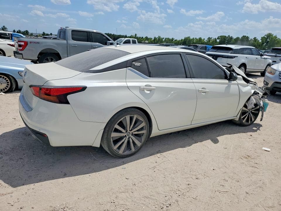 2020 NISSAN ALTIMA SR 3