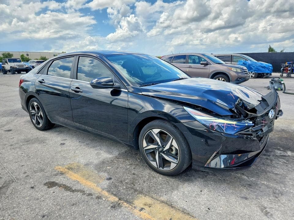 2023 HYUNDAI ELANTRA LIMITED 4
