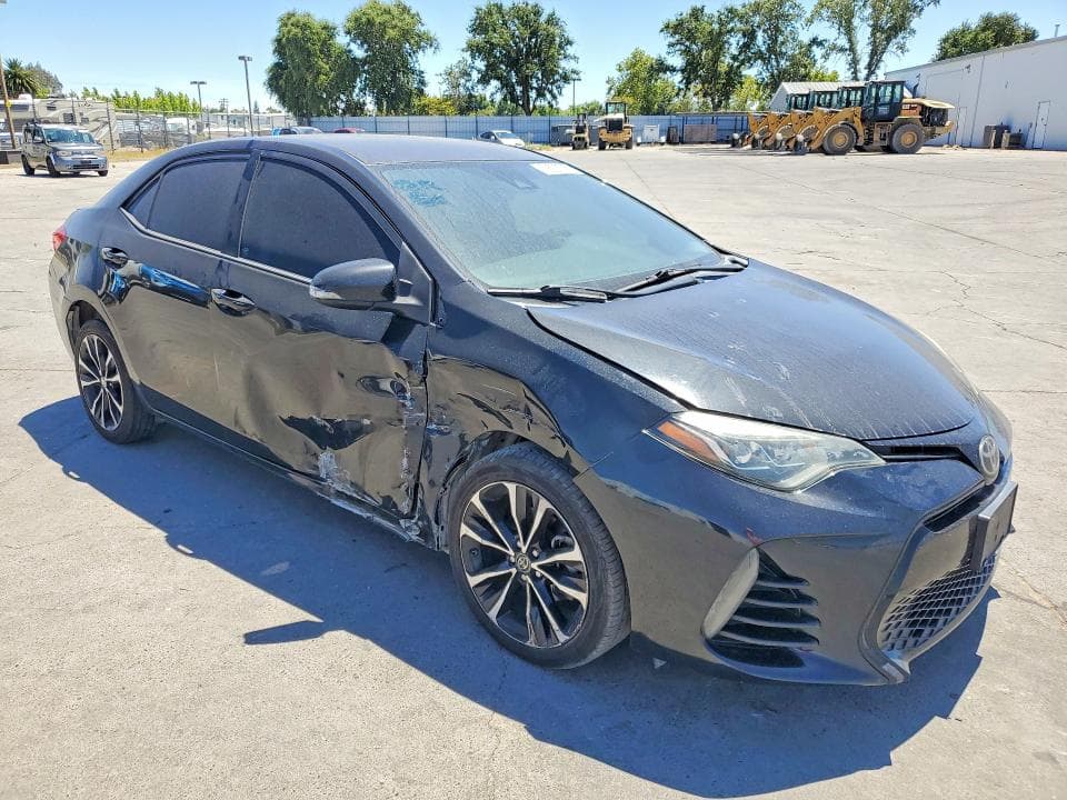 2018 TOYOTA COROLLA SE 4