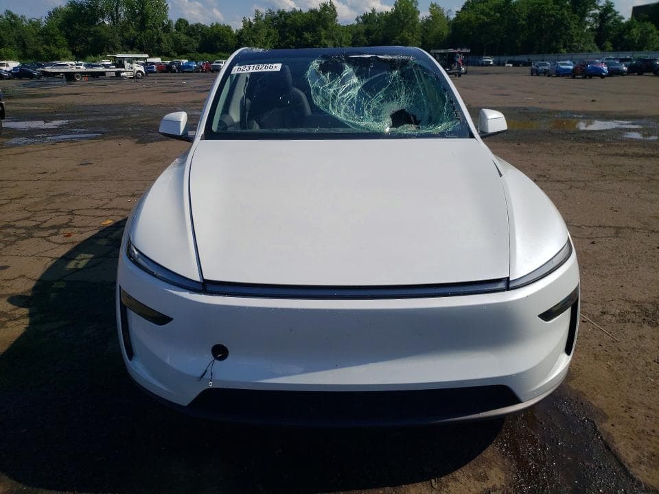 2026 TESLA MODEL Y 5