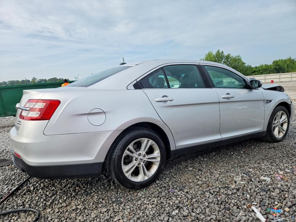 2018 FORD TAURUS SEL 3
