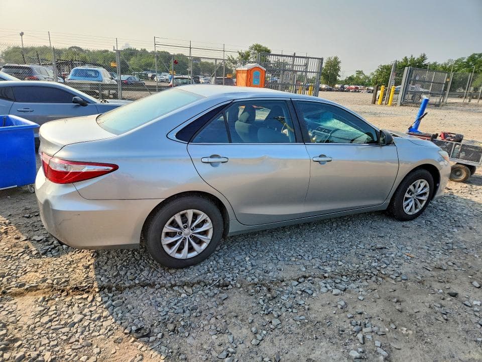 2017 TOYOTA CAMRY LE 3