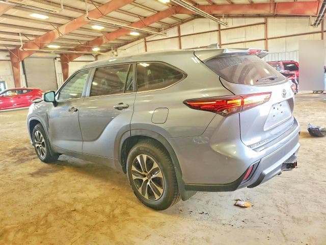 2023 TOYOTA HIGHLANDER XLE 2