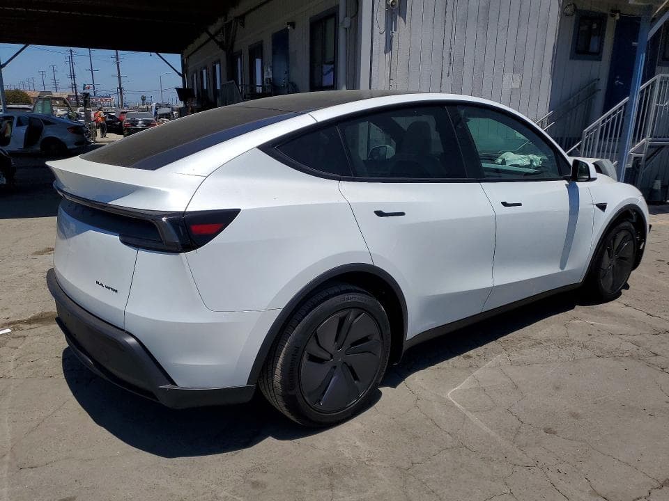 2026 TESLA MODEL Y 3