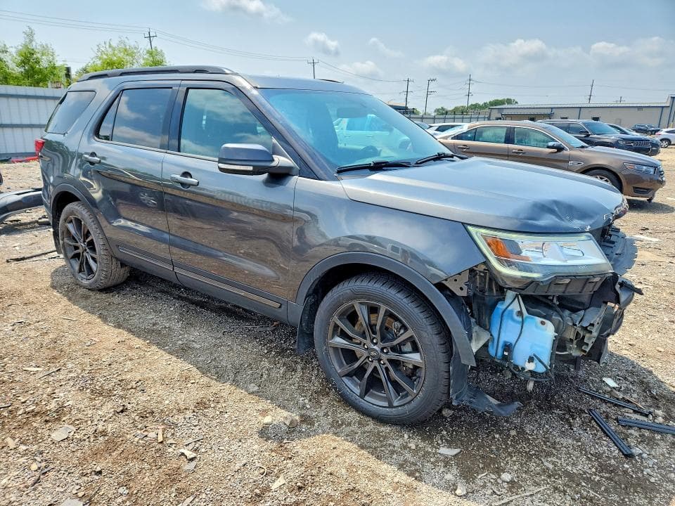 2018 FORD EXPLORER XLT 4