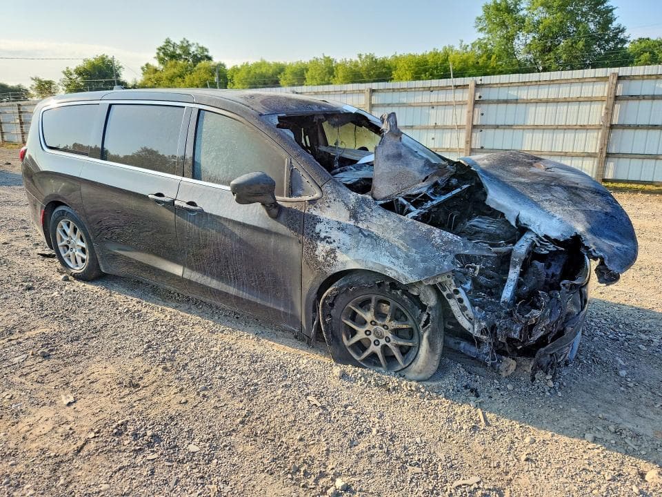 2017 CHRYSLER PACIFICA TOURING 4