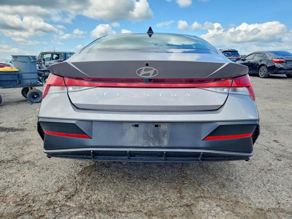 2024 HYUNDAI ELANTRA SEL 6