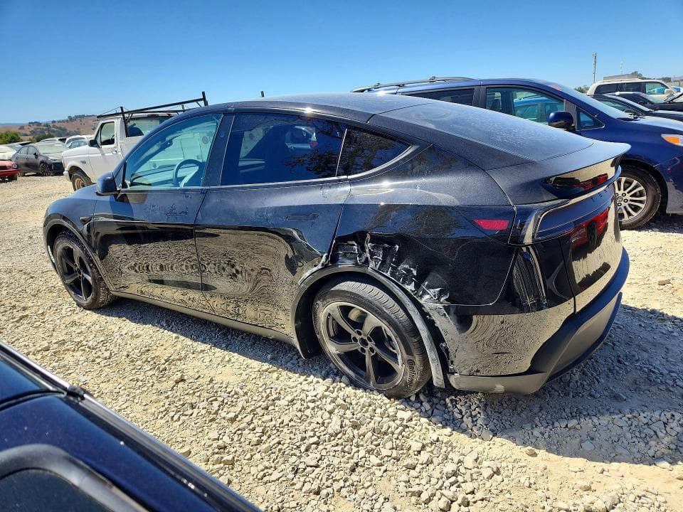 2026 TESLA MODEL Y 2