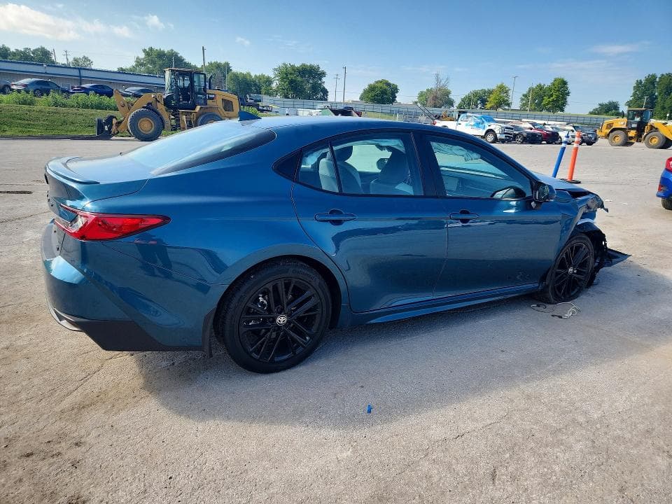 2026 TOYOTA CAMRY SE 3