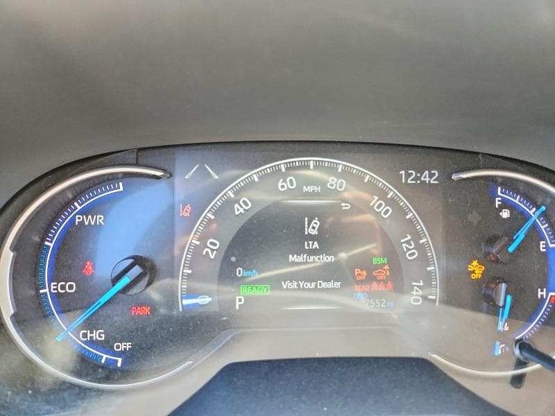 2025 TOYOTA RAV4 XLE PREMIUM 9