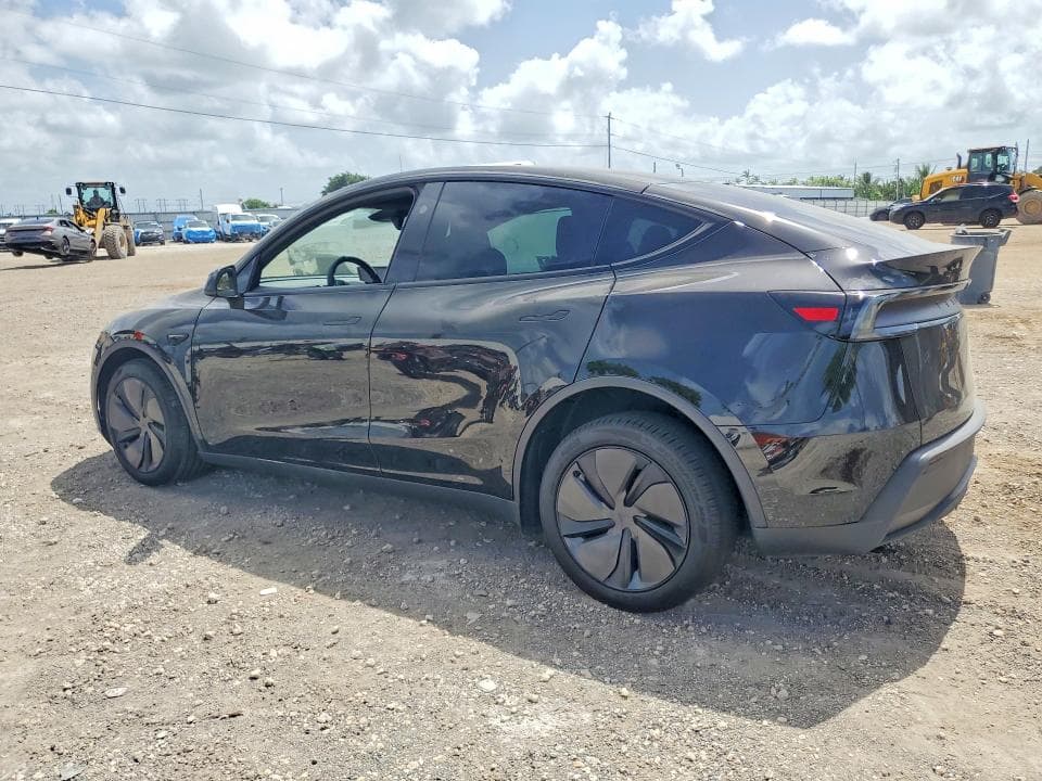 2026 TESLA MODEL Y 2