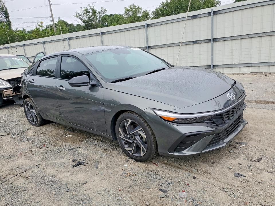 2025 HYUNDAI ELANTRA SEL SPORT 4