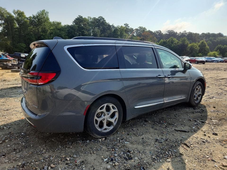 2022 CHRYSLER PACIFICA LIMITED 3