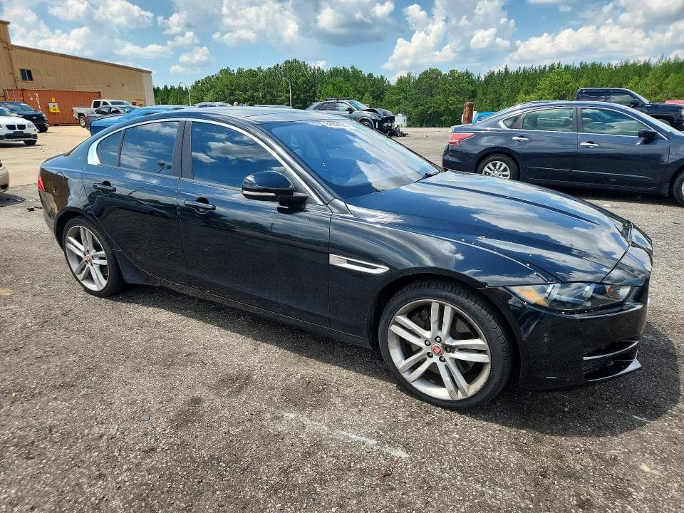 2017 JAGUAR XE PREMIUM 4