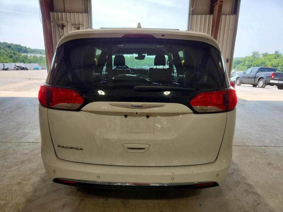 2019 CHRYSLER PACIFICA TOURING L PLUS 6
