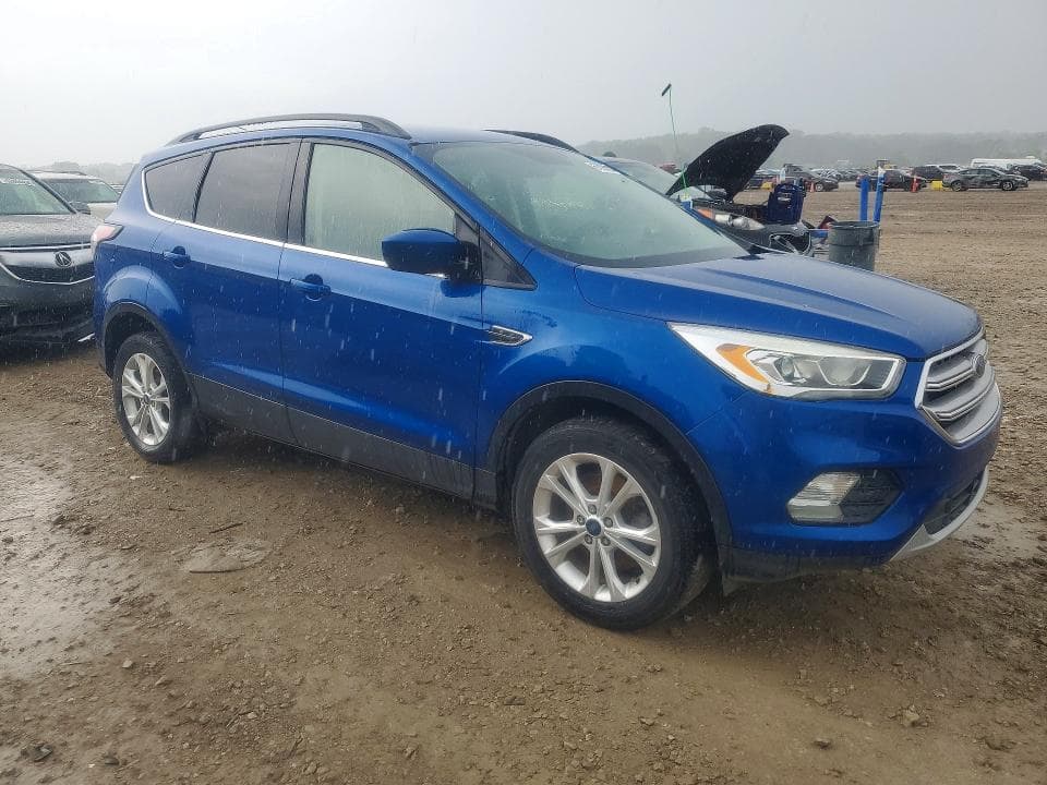 2017 FORD ESCAPE SE 4