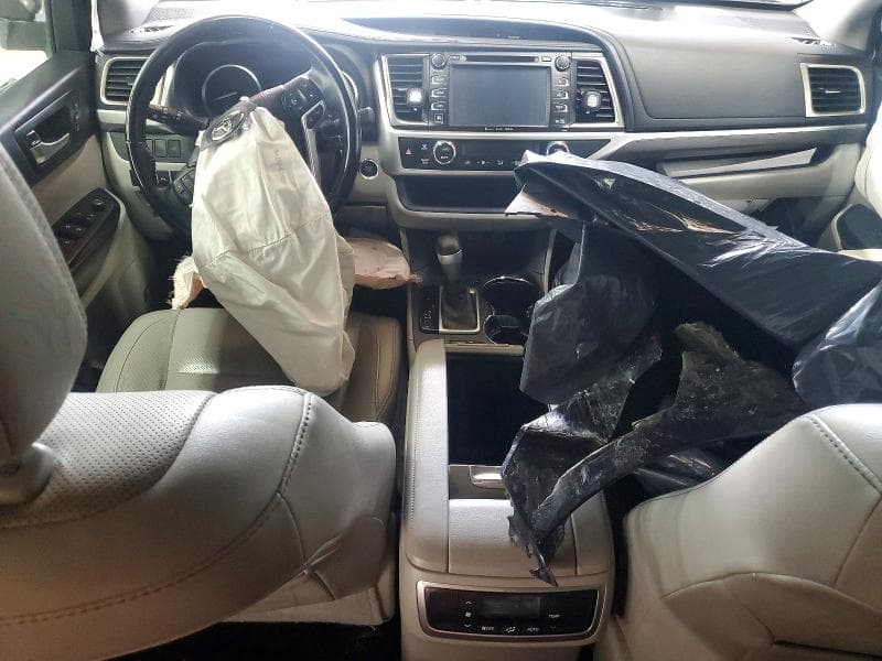 2017 TOYOTA HIGHLANDER LIMITED 8