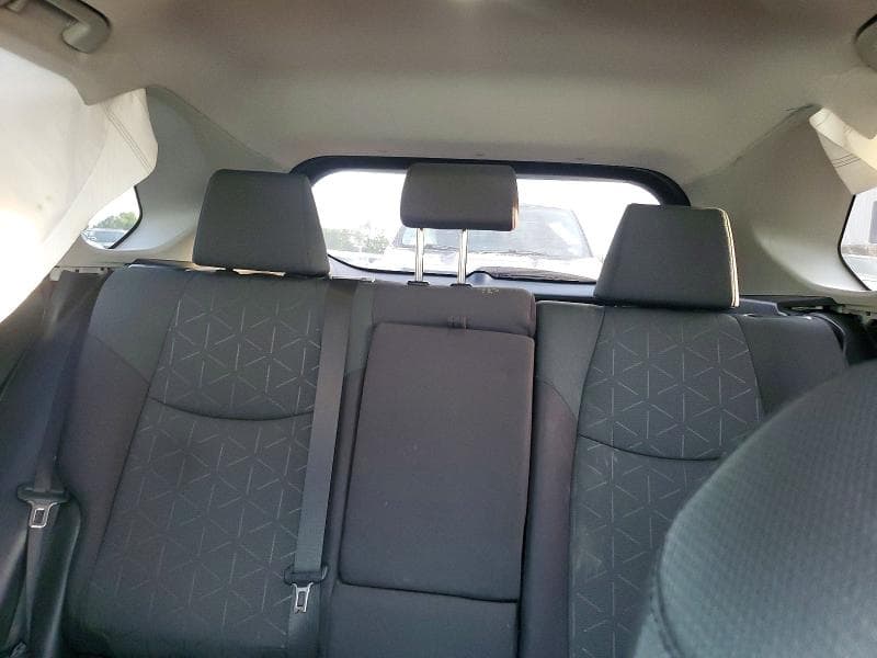 2024 TOYOTA RAV4 XLE 10