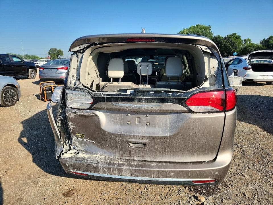 2017 CHRYSLER PACIFICA TOURING L 6