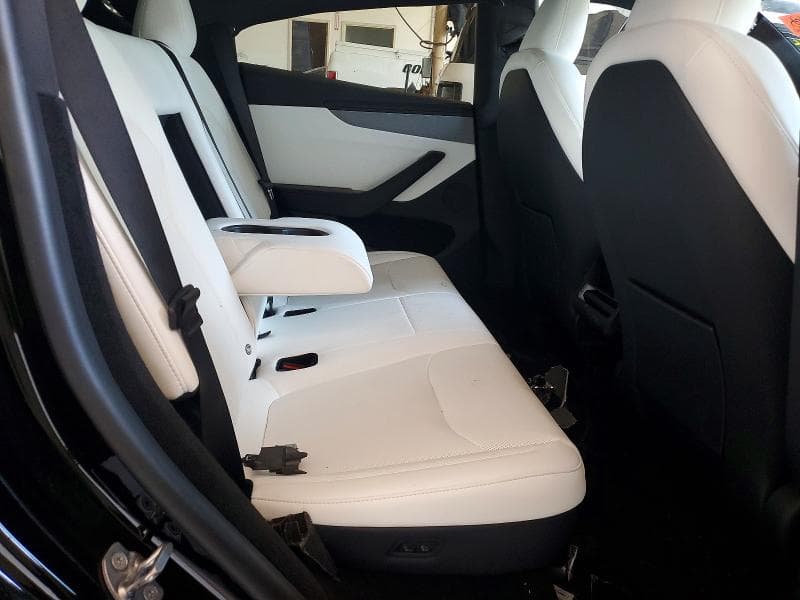 2026 TESLA MODEL Y 10