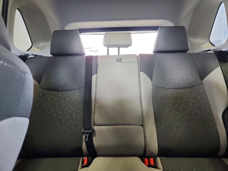 2024 TOYOTA RAV4 XLE 10
