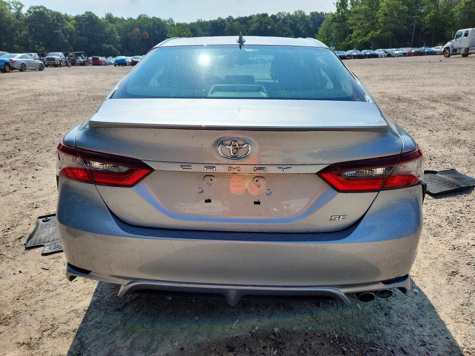 2021 TOYOTA CAMRY SE 6