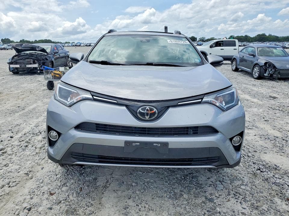 2017 TOYOTA RAV4 XLE 5