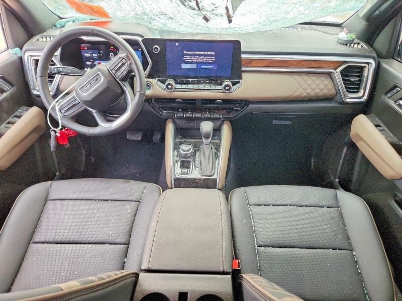 2024 GMC CANYON DENALI 8